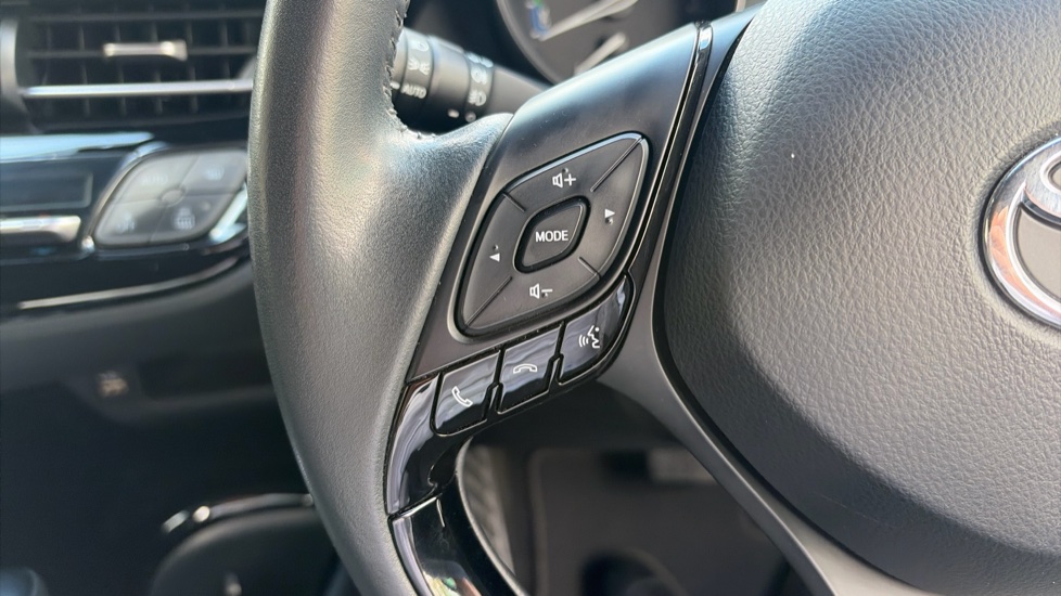 Toyota C-HR 1.8 Hybrid Design 5dr CVT Hybrid Hatchback - Image 45