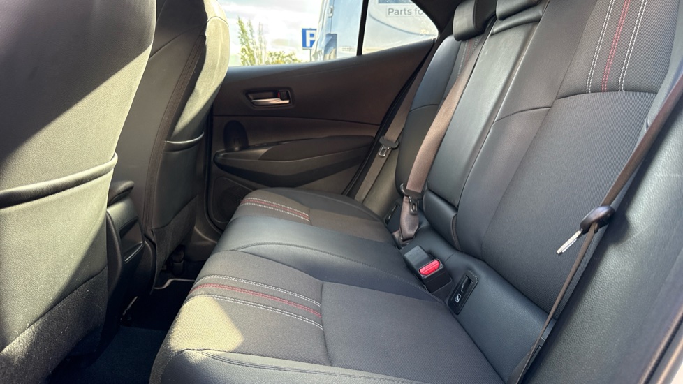 Toyota Corolla 1.8 VVT-i Hybrid GR Sport 5dr CVT Hybrid Hatchback - Image 15