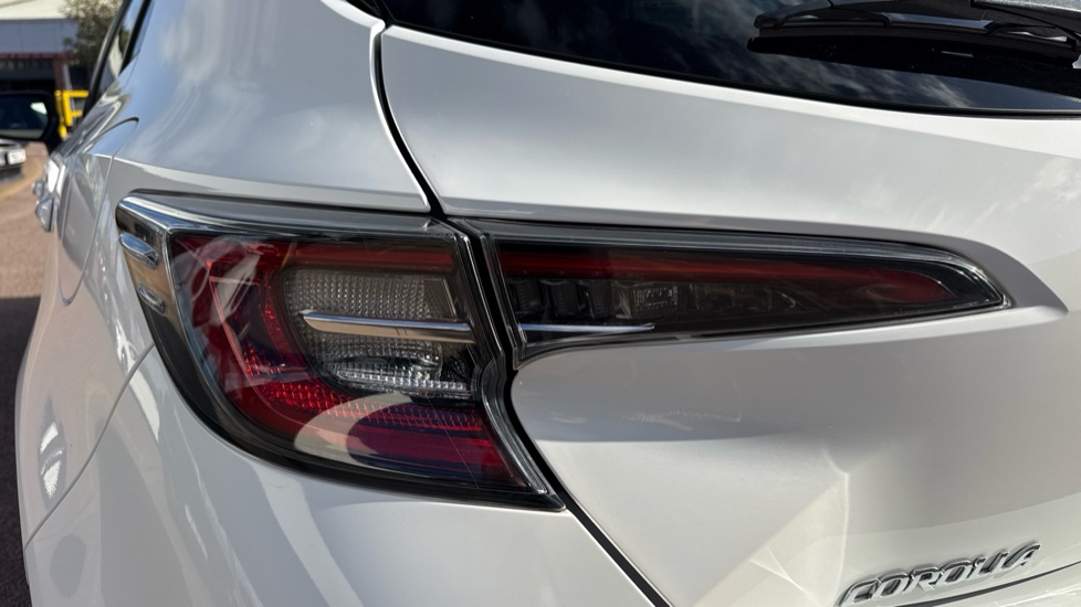Toyota Corolla 1.8 VVT-i Hybrid GR Sport 5dr CVT Hybrid Hatchback - Image 21