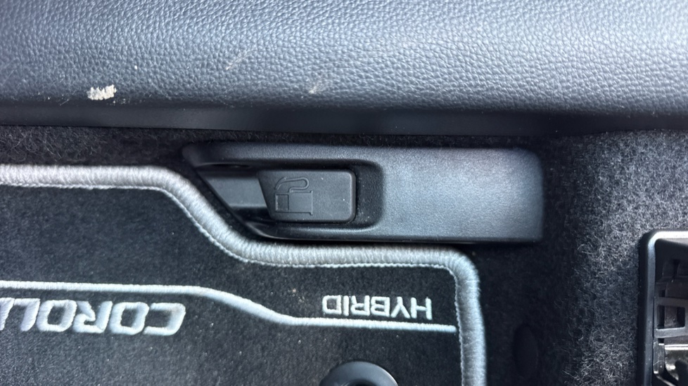 Toyota Corolla 1.8 VVT-i Hybrid GR Sport 5dr CVT Hybrid Hatchback - Image 53