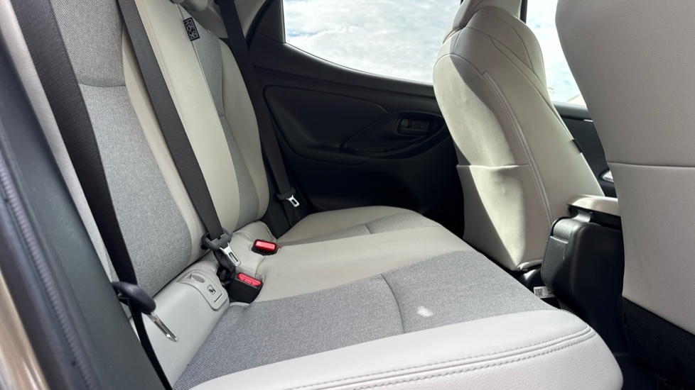 Toyota Yaris 1.5 Hybrid Excel 5dr CVT Hybrid Hatchback - Image 8