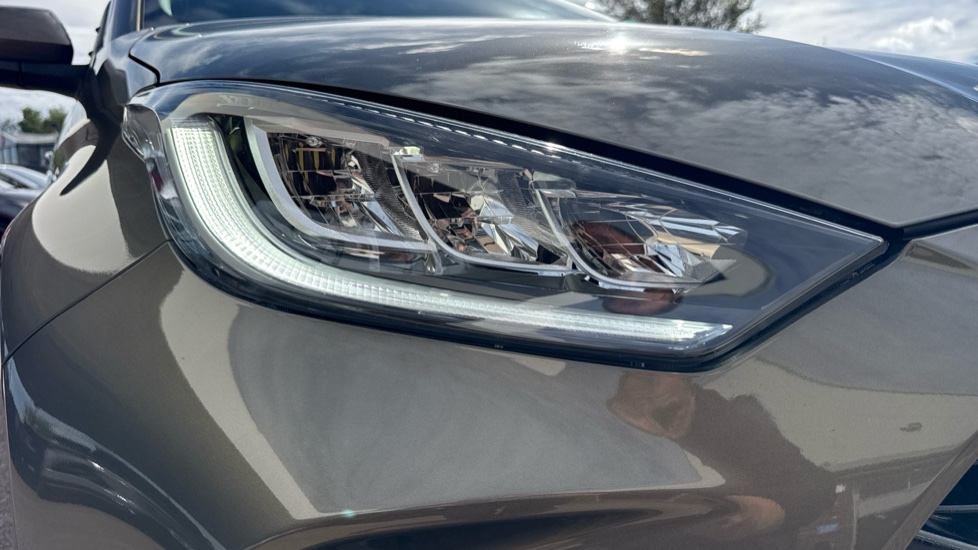 Toyota Yaris 1.5 Hybrid Excel 5dr CVT Hybrid Hatchback - Image 20