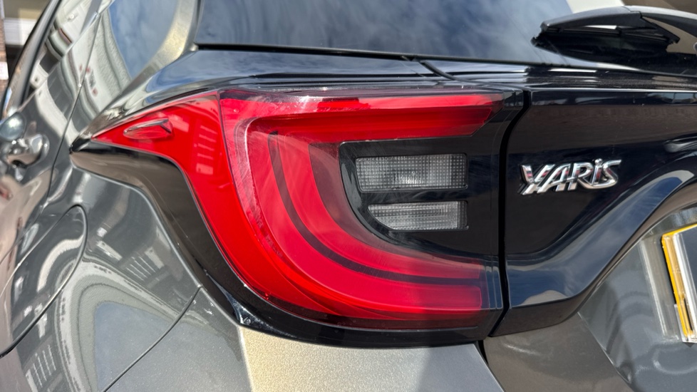 Toyota Yaris 1.5 Hybrid Excel 5dr CVT Hybrid Hatchback - Image 21