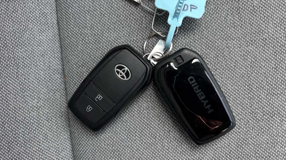 Toyota Yaris 1.5 Hybrid Excel 5dr CVT Hybrid Hatchback - Image 28