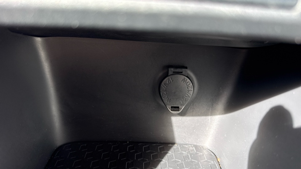 Toyota Yaris 1.5 Hybrid Excel 5dr CVT Hybrid Hatchback - Image 38