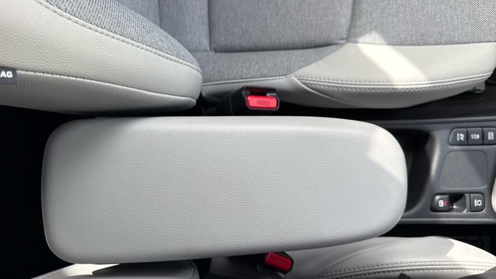 Toyota Yaris 1.5 Hybrid Excel 5dr CVT Hybrid Hatchback - Image 46
