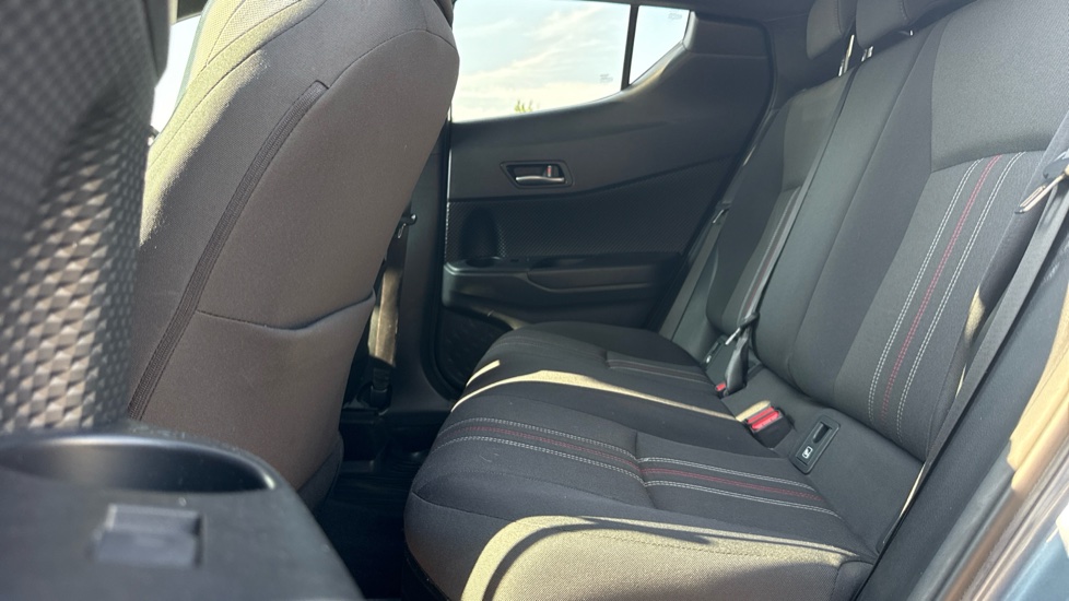 Toyota C-HR 1.8 Hybrid GR Sport 5dr CVT Hybrid Hatchback - Image 15