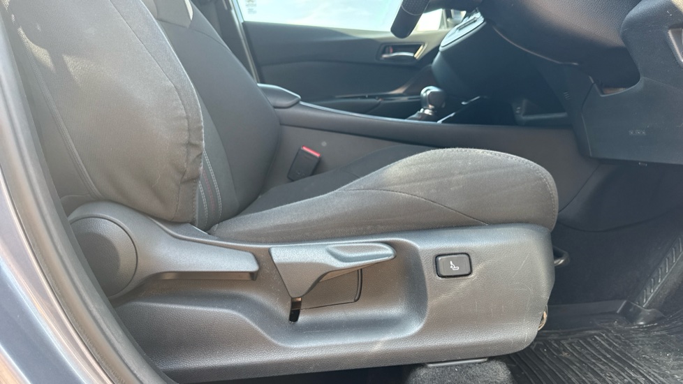 Toyota C-HR 1.8 Hybrid GR Sport 5dr CVT Hybrid Hatchback - Image 30