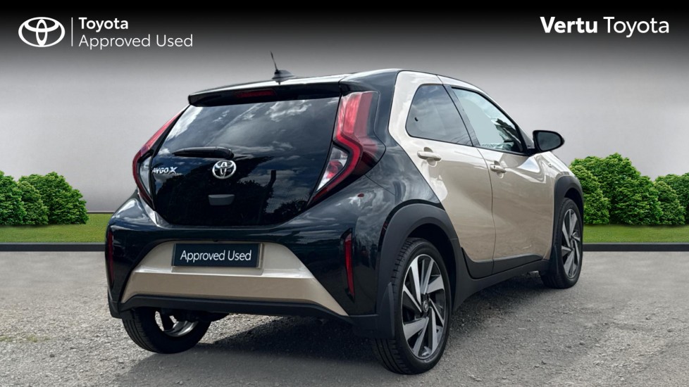 Toyota Aygo X 1.0 VVT-i Edge 5dr Petrol Hatchback - Image 2