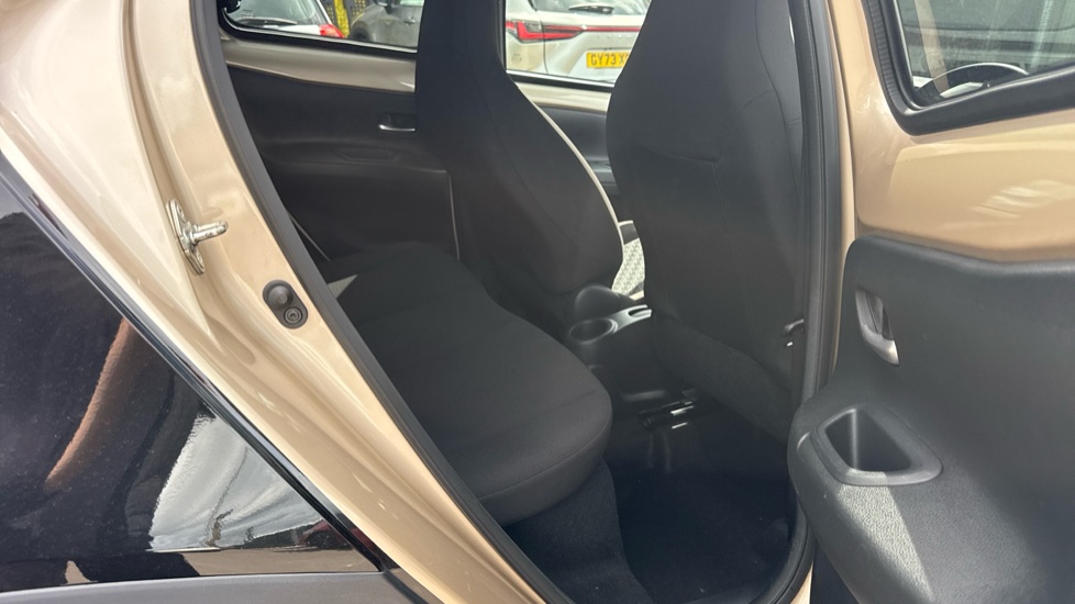 Toyota Aygo X 1.0 VVT-i Edge 5dr Petrol Hatchback - Image 8