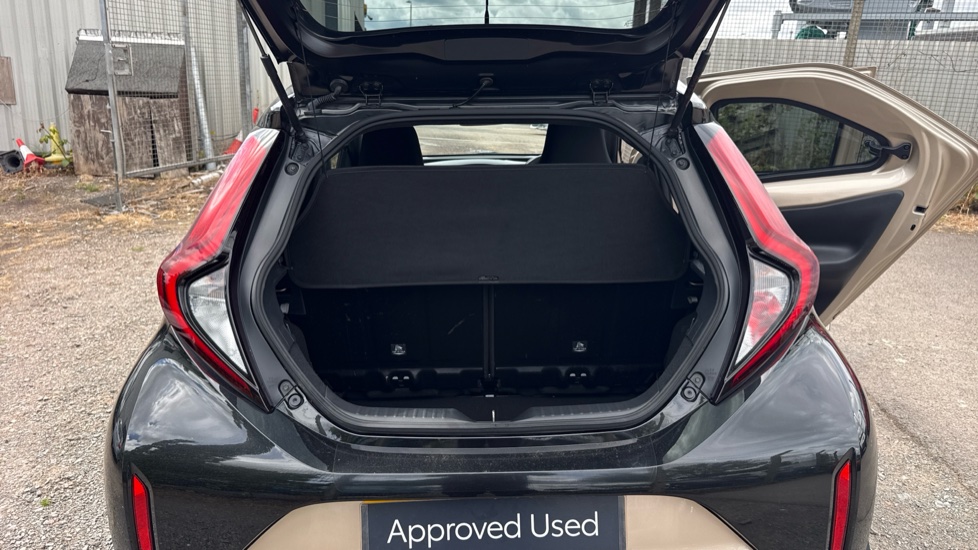 Toyota Aygo X 1.0 VVT-i Edge 5dr Petrol Hatchback - Image 13