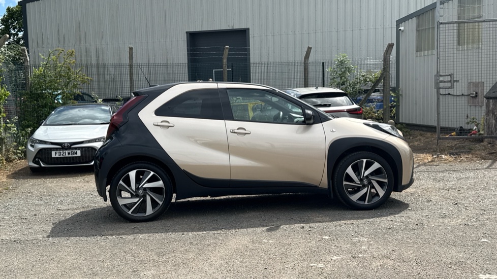 Toyota Aygo X 1.0 VVT-i Edge 5dr Petrol Hatchback - Image 23