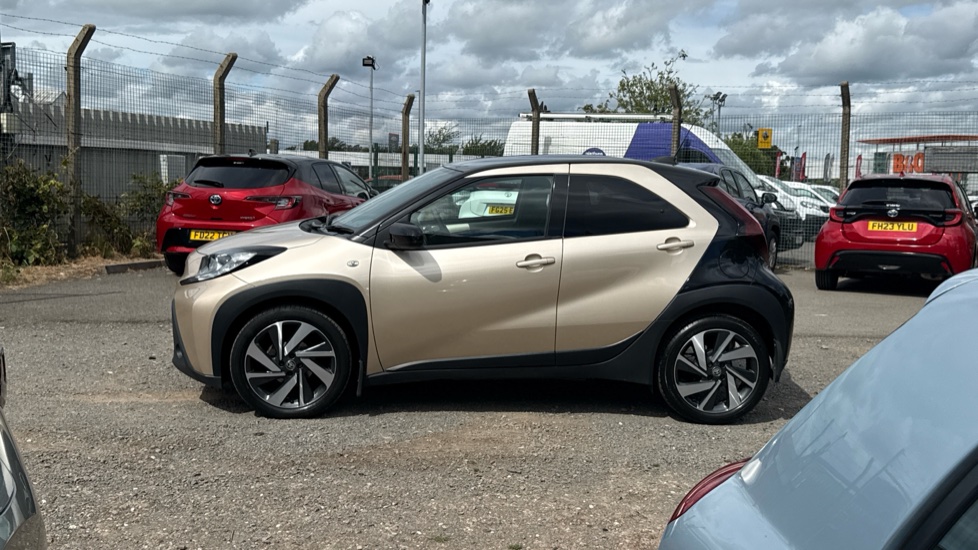 Toyota Aygo X 1.0 VVT-i Edge 5dr Petrol Hatchback - Image 24