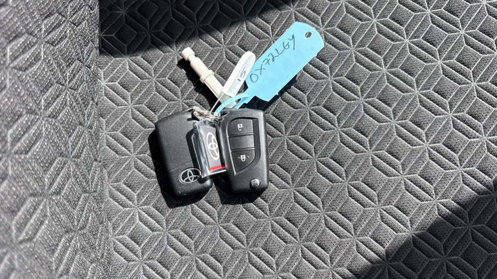 Toyota Aygo X 1.0 VVT-i Edge 5dr Petrol Hatchback - Image 28