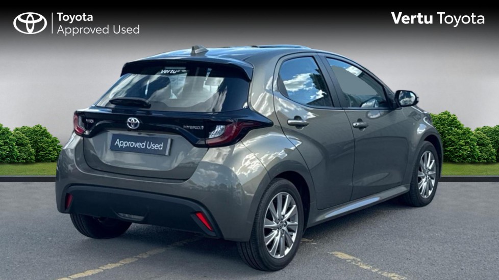 Toyota Yaris 1.5 Hybrid Icon 5dr CVT Hybrid Hatchback - Image 2