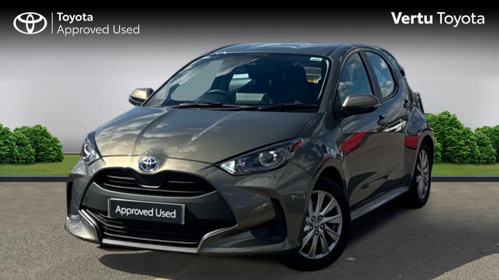 Toyota Yaris 1.5 Hybrid Icon 5dr CVT Hybrid Hatchback - Image 3