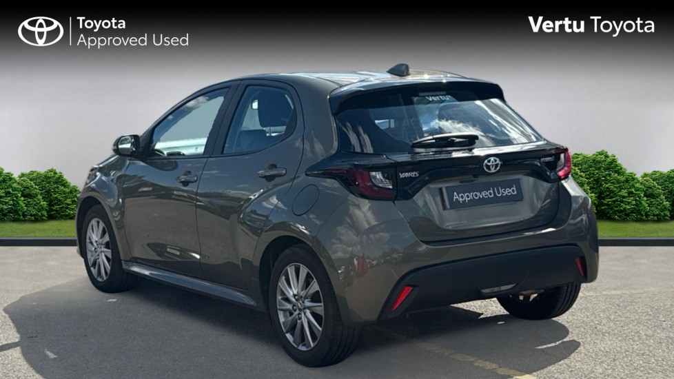 Toyota Yaris 1.5 Hybrid Icon 5dr CVT Hybrid Hatchback - Image 4