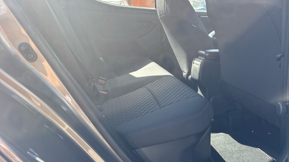 Toyota Yaris 1.5 Hybrid Icon 5dr CVT Hybrid Hatchback - Image 8