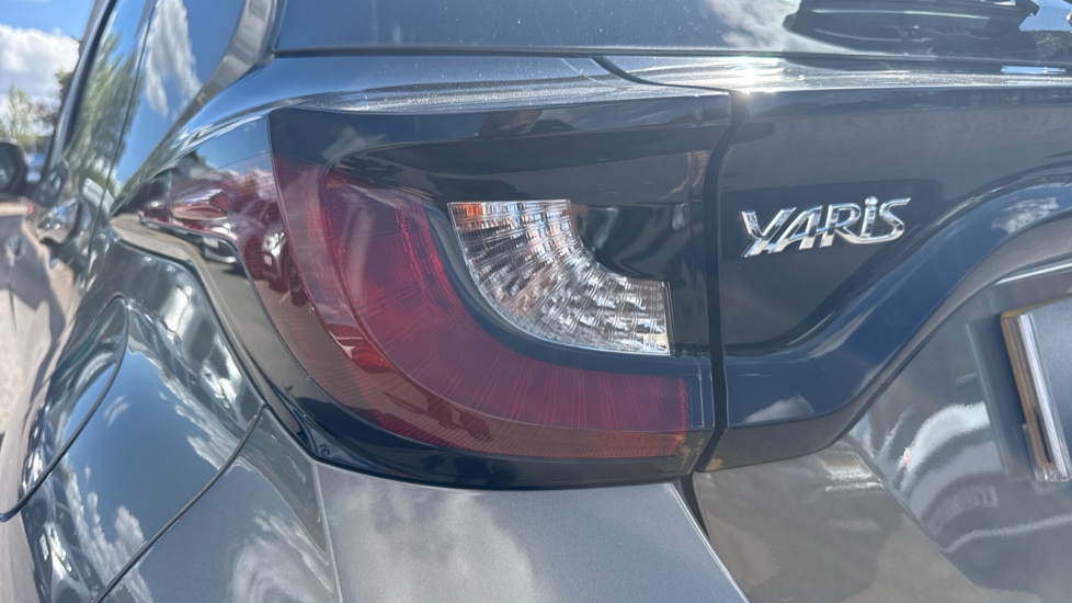 Toyota Yaris 1.5 Hybrid Icon 5dr CVT Hybrid Hatchback - Image 21