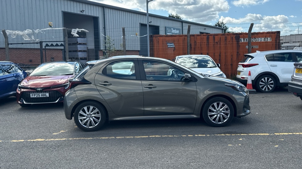 Toyota Yaris 1.5 Hybrid Icon 5dr CVT Hybrid Hatchback - Image 23
