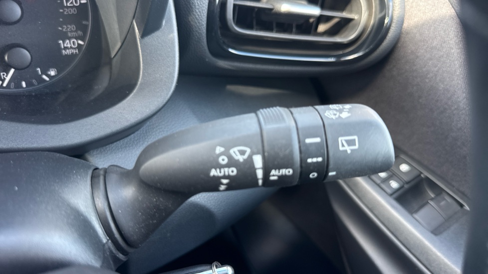 Toyota Yaris 1.5 Hybrid Icon 5dr CVT Hybrid Hatchback - Image 34