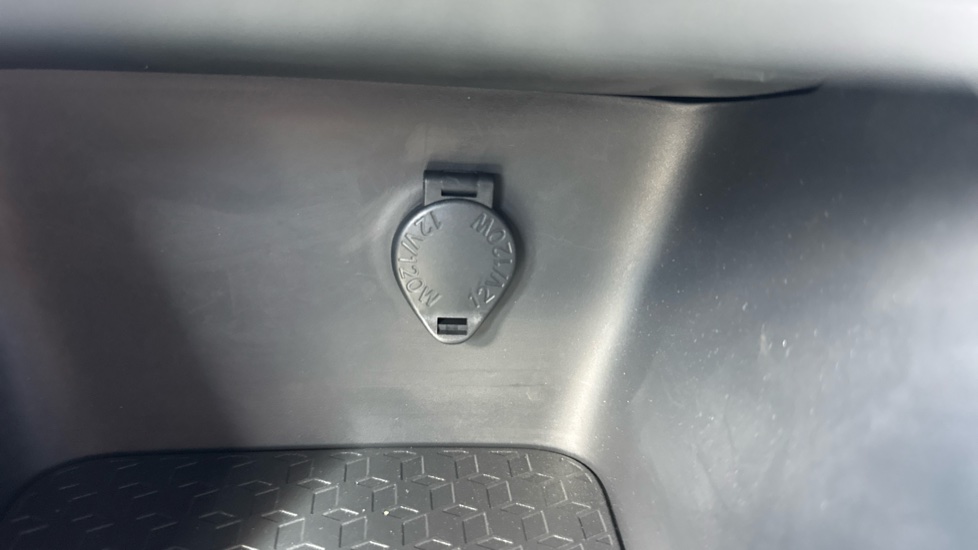 Toyota Yaris 1.5 Hybrid Icon 5dr CVT Hybrid Hatchback - Image 38