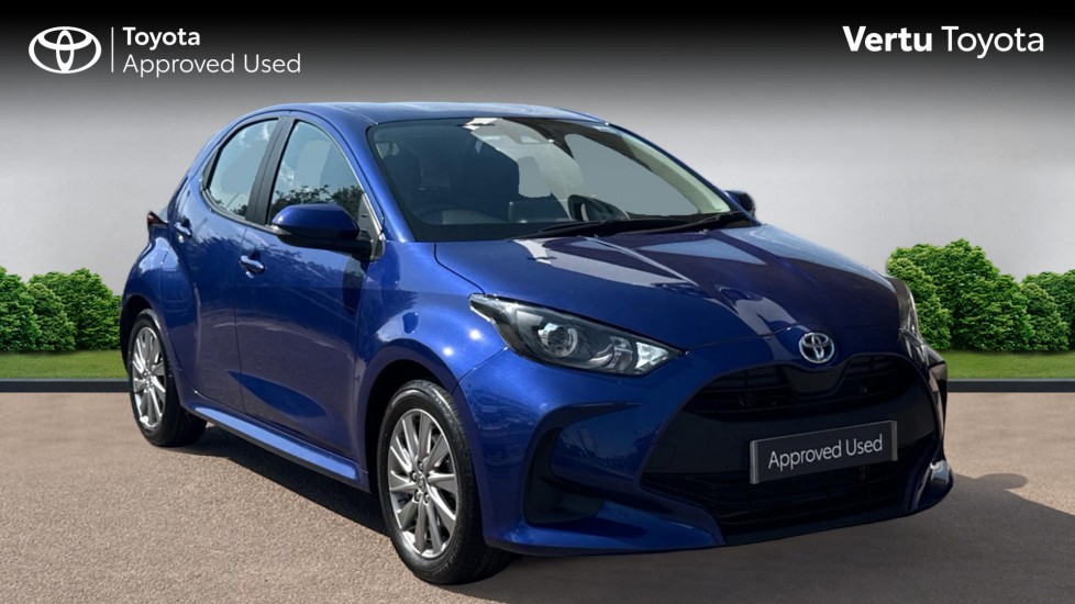 Toyota Yaris 1.5 Hybrid Icon 5dr CVT Hybrid Hatchback - Image 1
