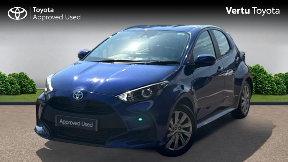 Toyota Yaris 1.5 Hybrid Icon 5dr CVT Hybrid Hatchback - Image 3