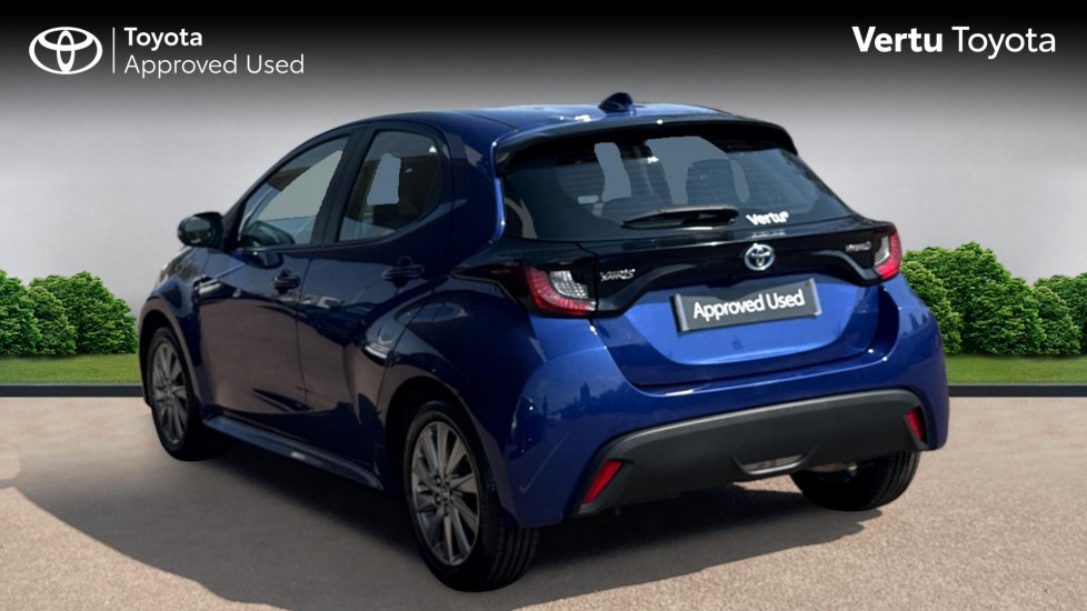 Toyota Yaris 1.5 Hybrid Icon 5dr CVT Hybrid Hatchback - Image 4