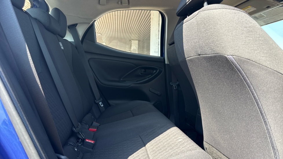 Toyota Yaris 1.5 Hybrid Icon 5dr CVT Hybrid Hatchback - Image 8