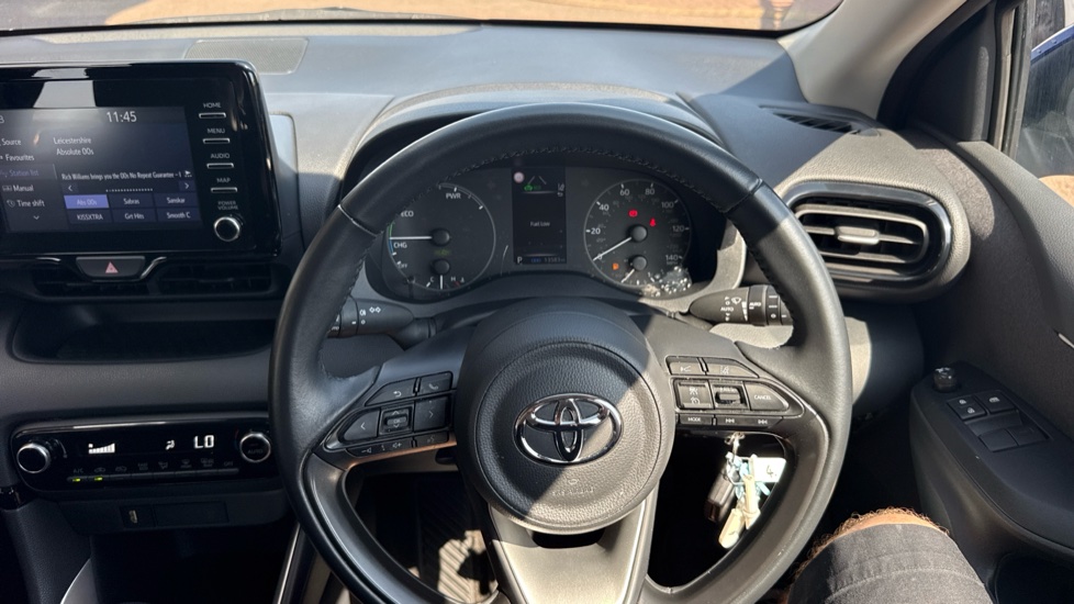 Toyota Yaris 1.5 Hybrid Icon 5dr CVT Hybrid Hatchback - Image 10