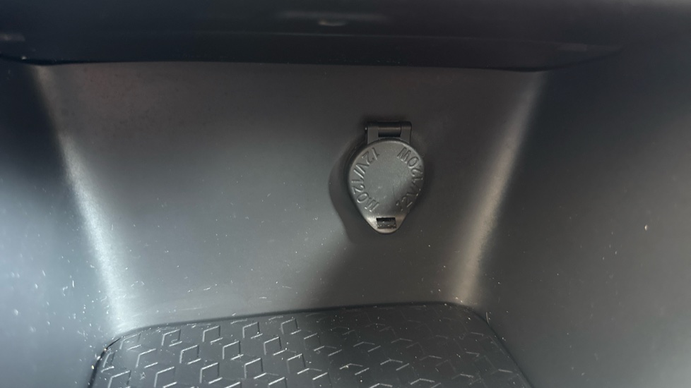 Toyota Yaris 1.5 Hybrid Icon 5dr CVT Hybrid Hatchback - Image 38