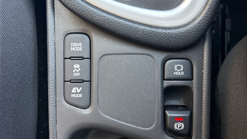 Toyota Yaris 1.5 Hybrid Icon 5dr CVT Hybrid Hatchback - Image 45