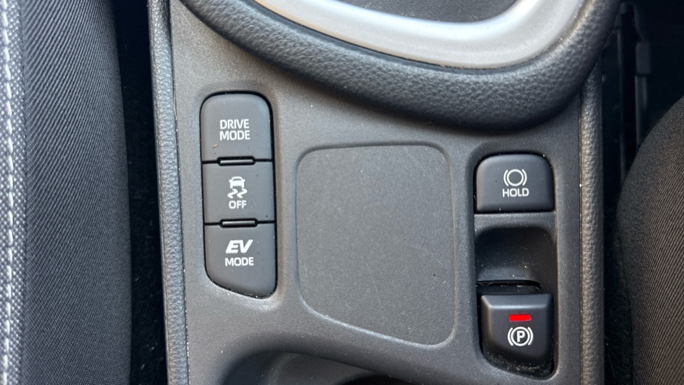 Toyota Yaris 1.5 Hybrid Icon 5dr CVT Hybrid Hatchback - Image 46