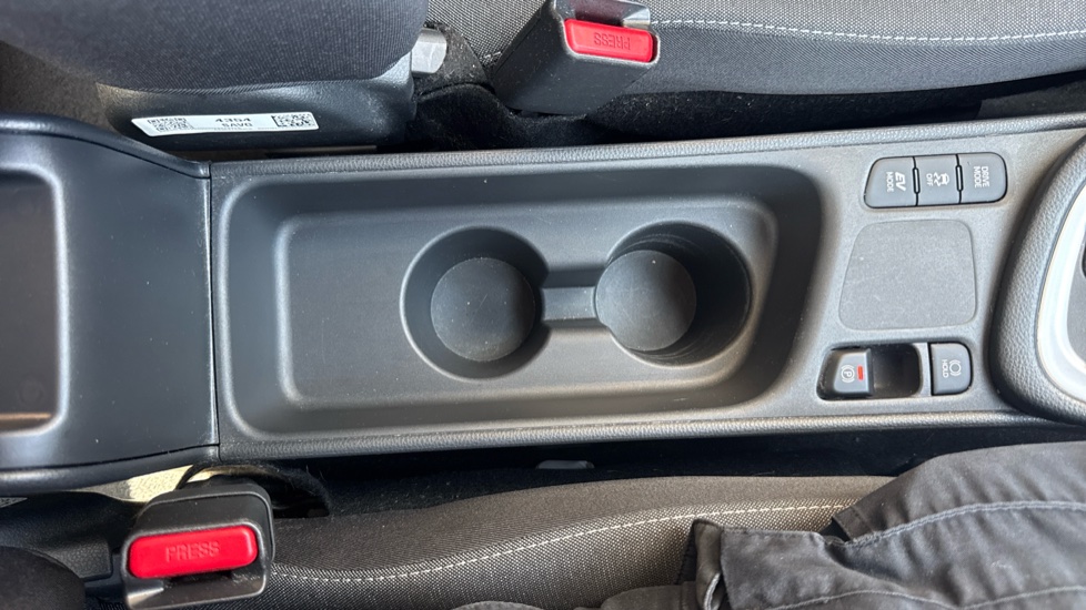 Toyota Yaris 1.5 Hybrid Icon 5dr CVT Hybrid Hatchback - Image 48