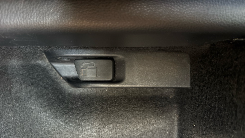 Toyota Yaris 1.5 Hybrid Icon 5dr CVT Hybrid Hatchback - Image 49