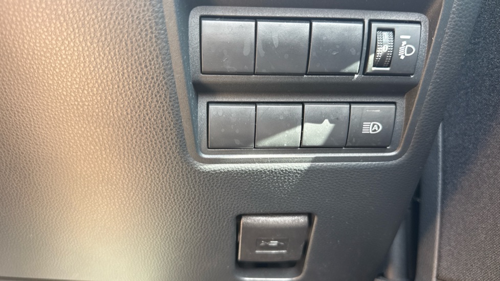 Toyota Yaris 1.5 Hybrid Icon 5dr CVT Hybrid Hatchback - Image 50