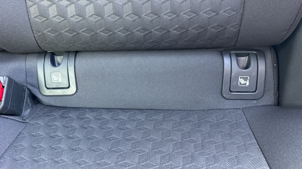 Toyota Yaris 1.5 Hybrid Design 5dr CVT Hybrid Hatchback - Image 14