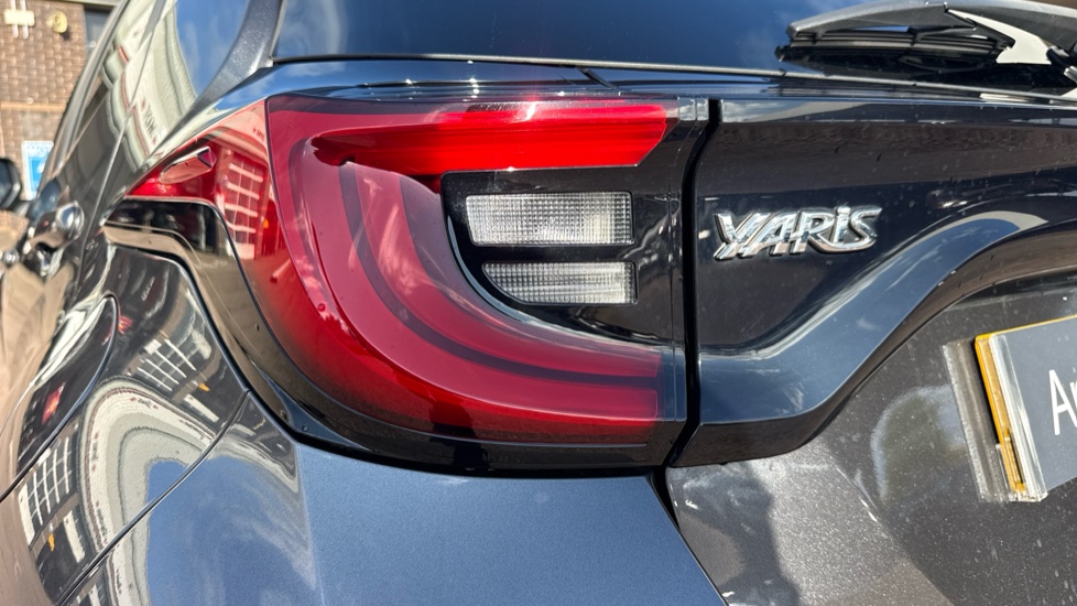 Toyota Yaris 1.5 Hybrid Design 5dr CVT Hybrid Hatchback - Image 21