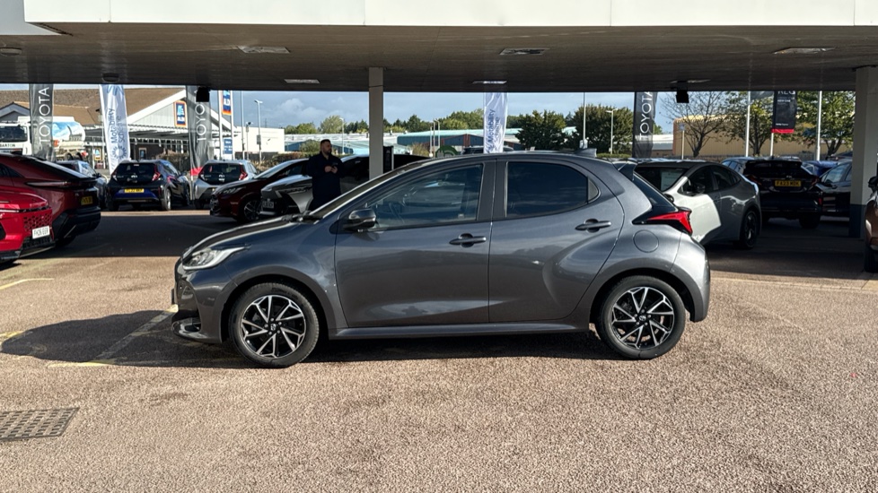 Toyota Yaris 1.5 Hybrid Design 5dr CVT Hybrid Hatchback - Image 24
