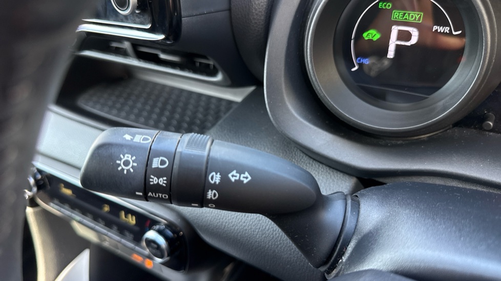 Toyota Yaris 1.5 Hybrid Design 5dr CVT Hybrid Hatchback - Image 33