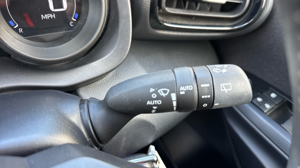 Toyota Yaris 1.5 Hybrid Design 5dr CVT Hybrid Hatchback - Image 34