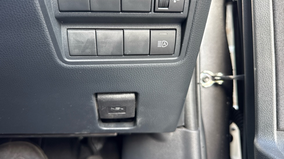 Toyota Yaris 1.5 Hybrid Design 5dr CVT Hybrid Hatchback - Image 49