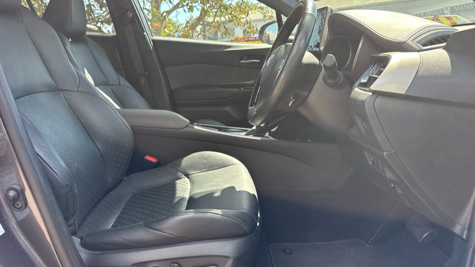 Toyota C-HR 1.8 Hybrid Excel 5dr CVT Hybrid Hatchback - Image 5