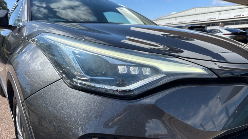 Toyota C-HR 1.8 Hybrid Excel 5dr CVT Hybrid Hatchback - Image 20