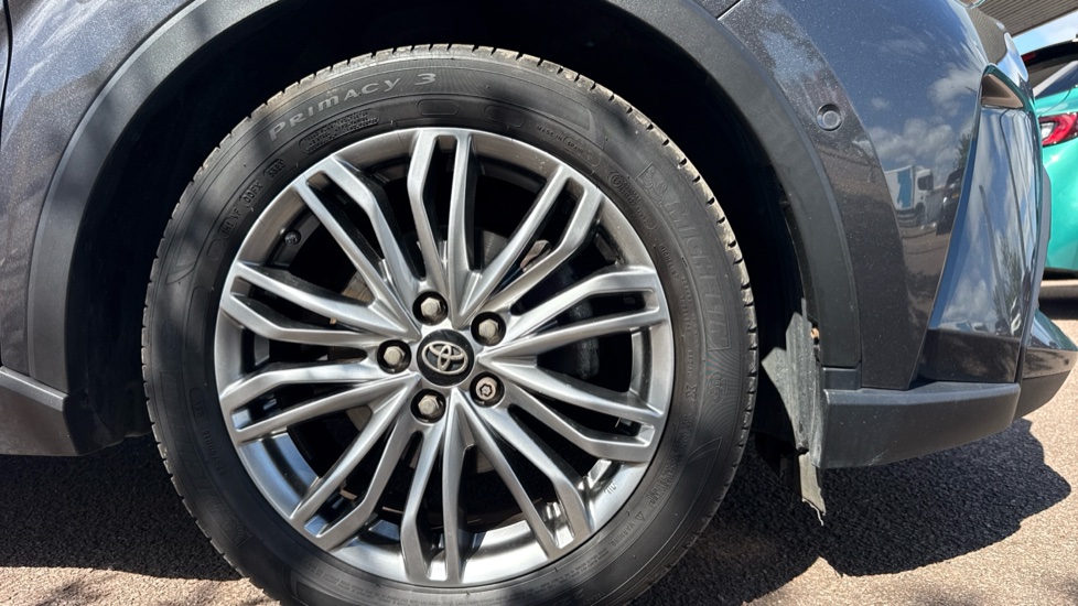 Toyota C-HR 1.8 Hybrid Excel 5dr CVT Hybrid Hatchback - Image 25