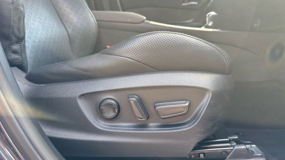 Toyota C-HR 1.8 Hybrid Excel 5dr CVT Hybrid Hatchback - Image 30
