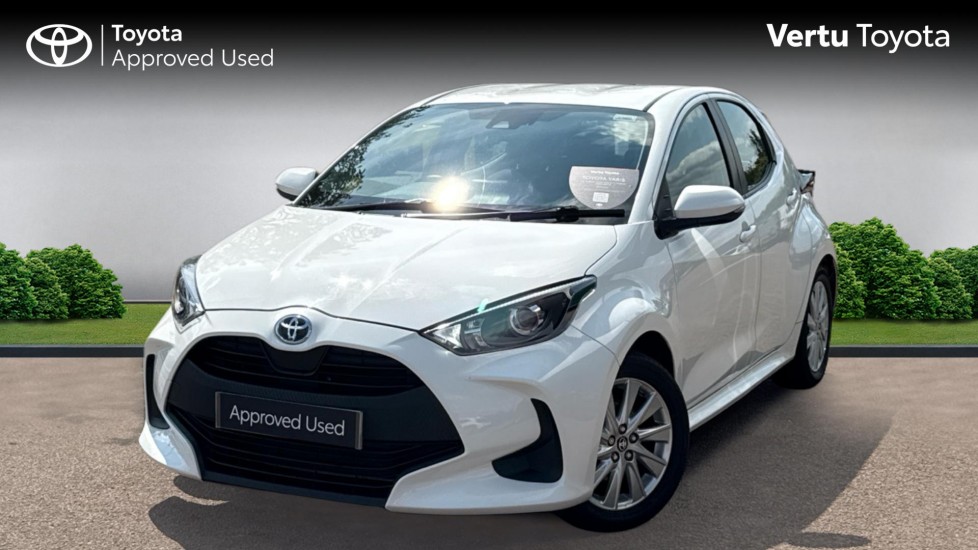 Toyota Yaris 1.5 Hybrid Icon 5dr CVT Hybrid Hatchback - Image 3