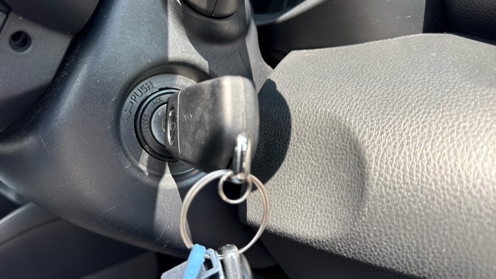 Toyota Yaris 1.5 Hybrid Icon 5dr CVT Hybrid Hatchback - Image 16