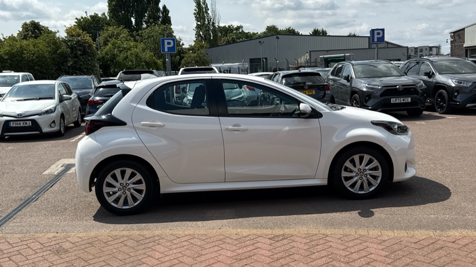 Toyota Yaris 1.5 Hybrid Icon 5dr CVT Hybrid Hatchback - Image 23